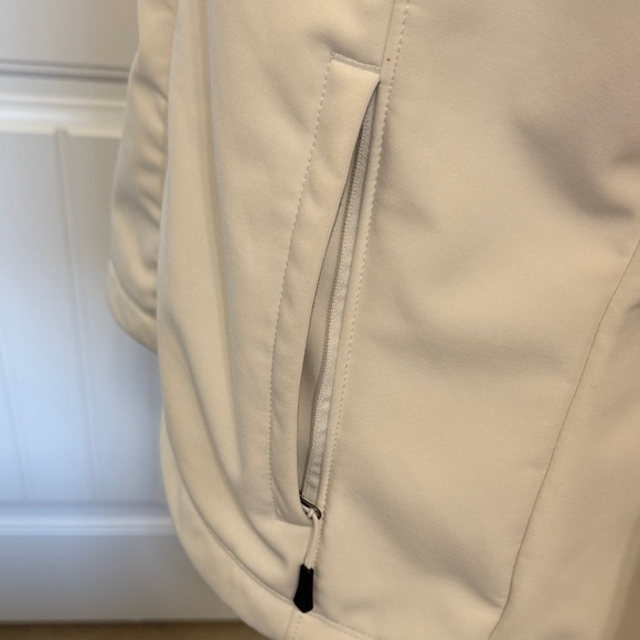 The North Face Women's Snow White Ski Jacket - Picture 5 of 12